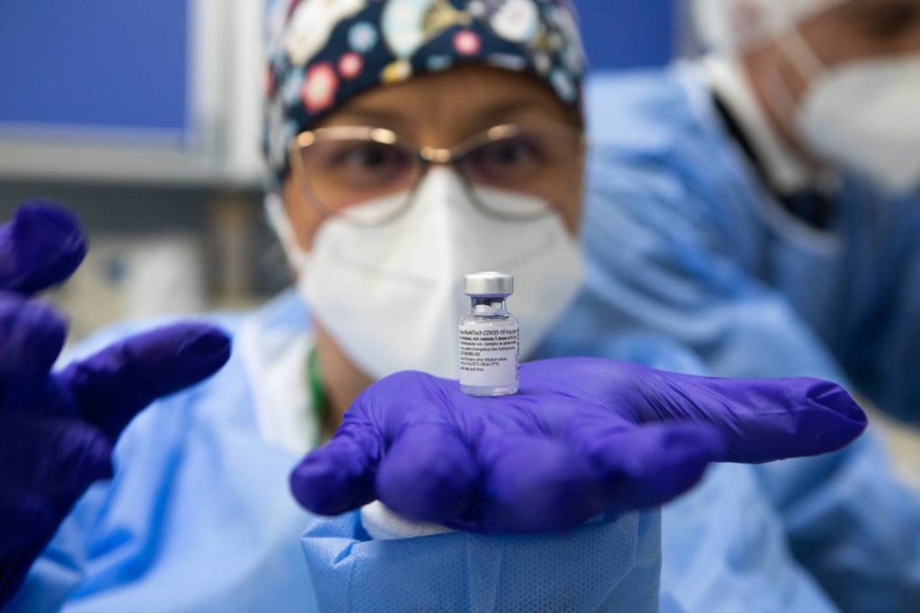 L'Oms: "I vaccinati possono ancora trasmettere il virus"
