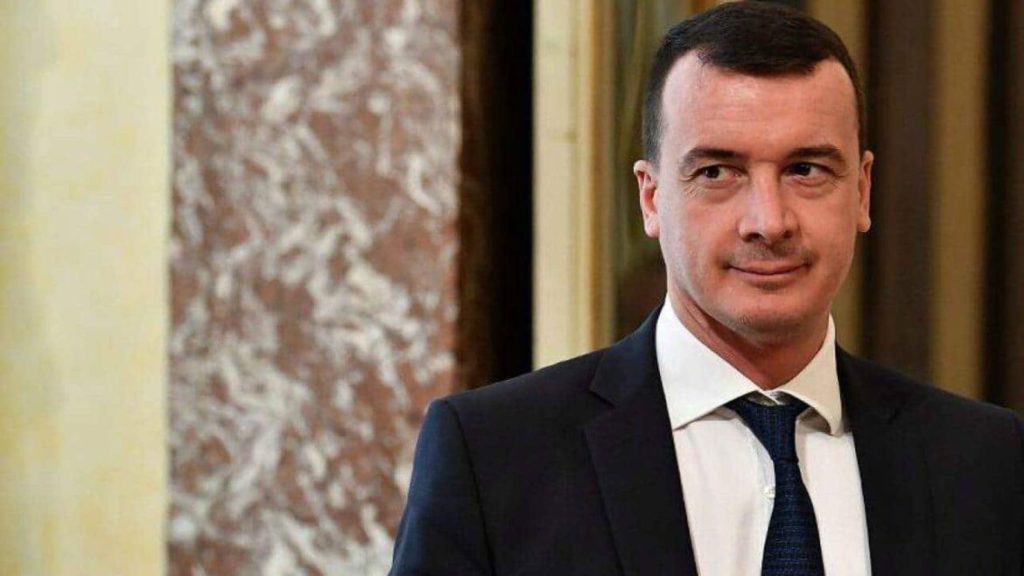 Il centro della crisi? Rocco Casalino. Renzi e Conte litigano (anche) per il portavoce