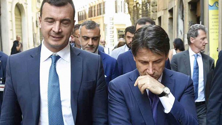 Il centro della crisi? Rocco Casalino. Renzi e Conte litigano (anche) per il portavoce