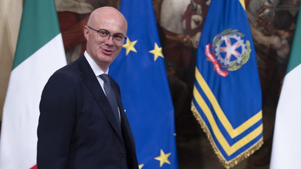 D'Incà prende in giro gli italiani: "Vinta la sfida contro il coronavirus"