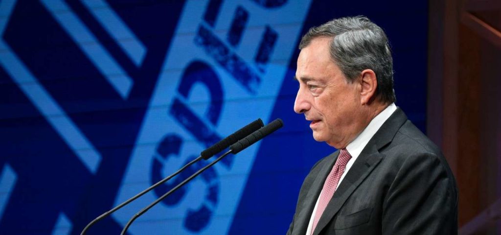 Crisi, il grande ritorno di Mario Draghi: Renzi lo vuole ministro dell'Economia
