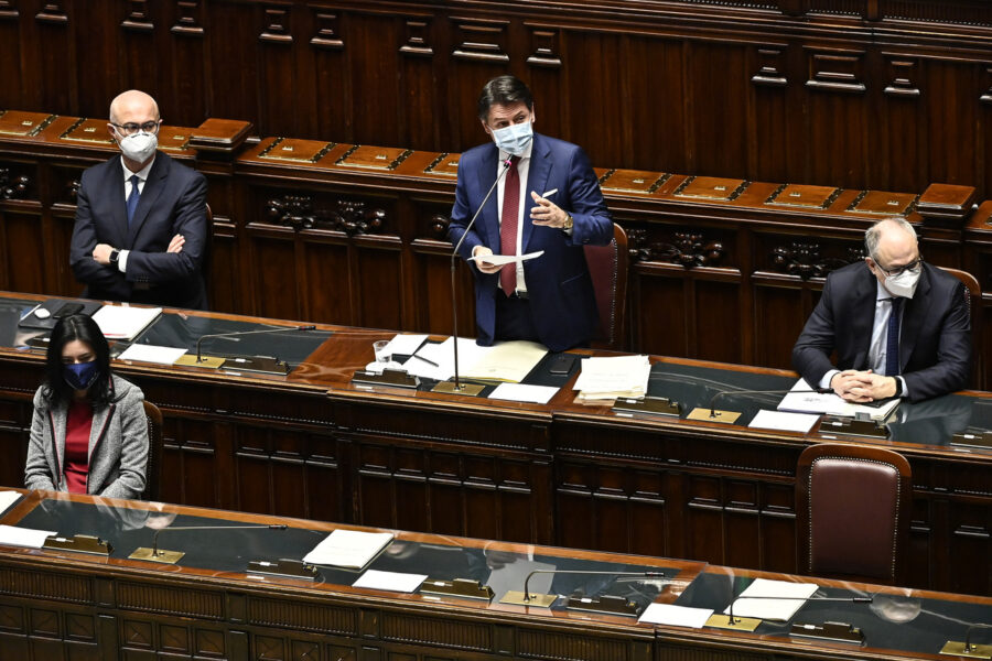 Senato, nasce il gruppo dei "responsabili" in soccorso di Conte: chi sono