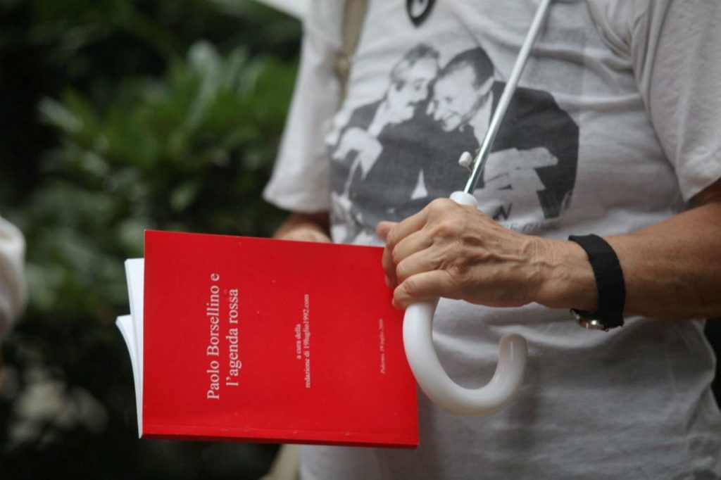 Le rivelazioni di Report sull'agenda rossa di Paolo Borsellino: un mistero lungo 30 anni