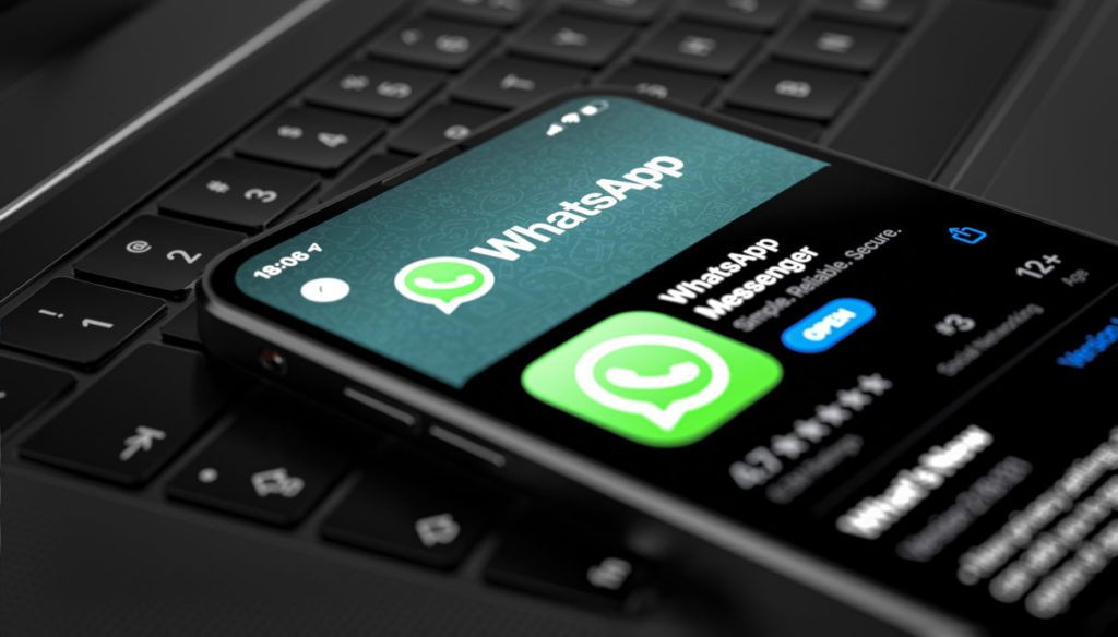 Tutti in fuga da WhatsApp: "Troppe informazioni girate a Facebook"
