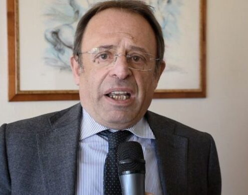 "Franco all'Economia? Gravissimo. È un uomo delle banche, lontano dai cittadini"