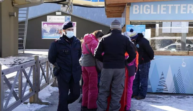 "Basta restrizioni, apriamo lo stesso": dopo i ristoratori, la protesta del mondo dello sci