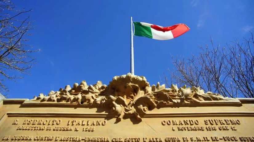 Il compleanno del Tricolore: 200 anni fa veniva issato per la prima volta