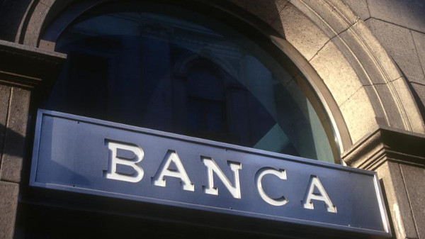 L'odissea senza fine dei risparmiatori traditi dalle banche: i rimborsi ancora non si vedono