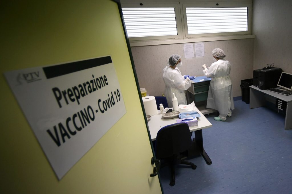 Trent'anni di errori: così l'Italia è riuscita a perdere la produzione di vaccini
