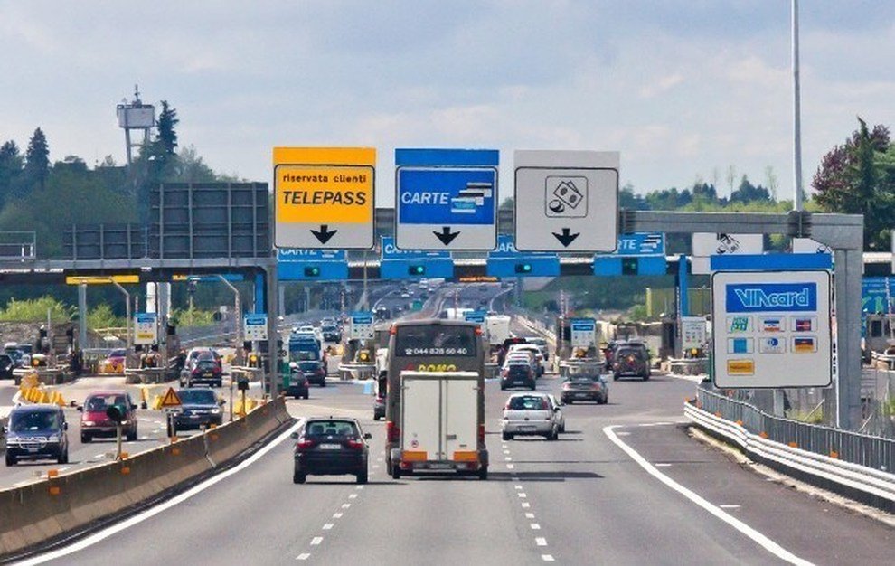 Altro che revoca delle concessioni: i Benetton hanno un piano per non mollare Autostrade 