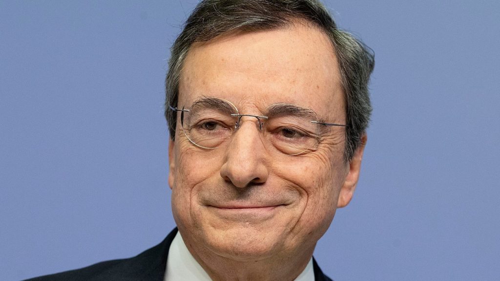 L'ordine dell'Ue all'Italia: "Draghi deve restare premier fino al 2023"
