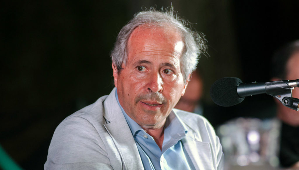 Crisanti: "Coprifuoco? Il Covid si trasmette alle 8 di mattina come alle 23"