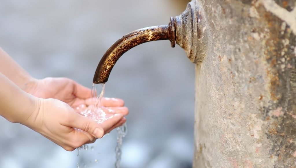 L’acqua nelle fontante pubbliche? “Sicura e buona da bere”. Lo studio
