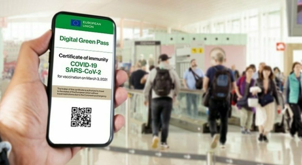 L'Europa ci impone il green pass: arriverà il 1 luglio e funzionerà così
