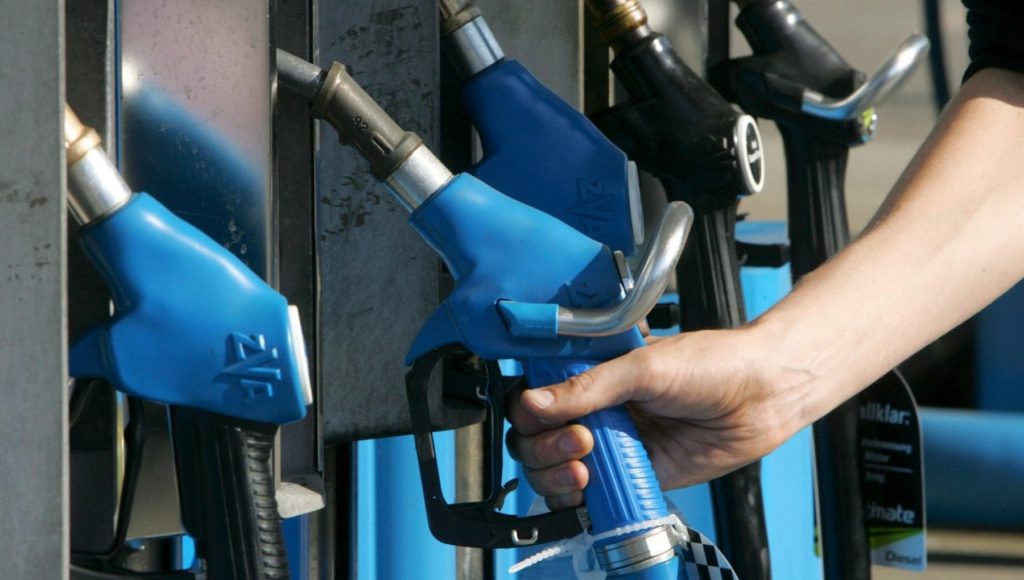 Benzina, arriva la maxi-stangata da 5 miliardi per gli italiani. E il Fisco esulta