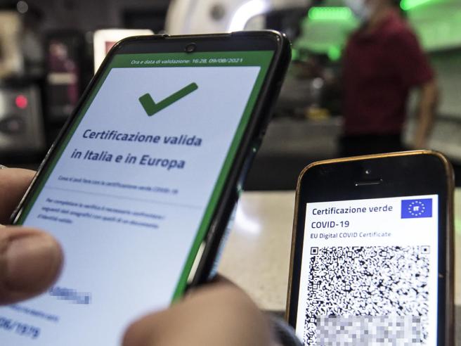 Sicilia, sospesa l'ordinanza che vietava l'ingresso negli uffici solo con il Green pass