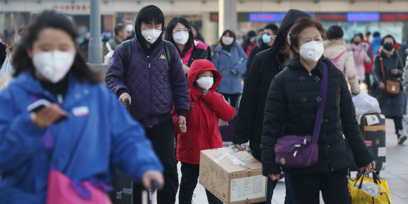 Oltre 4.000 cinesi atterrati senza controlli: la rivelazione choc sull'inizio della pandemia in Italia