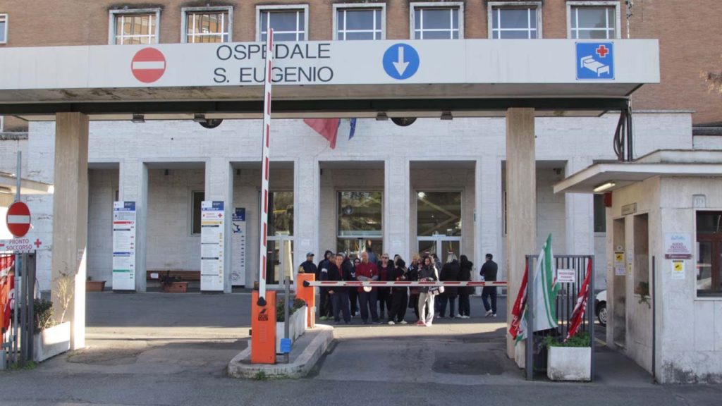 Focolaio in ospedale tra i santiari, reparti sbarrati al Sant'Eugenio di Roma
