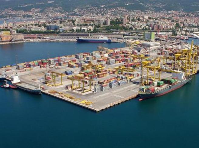 "No all'obbligo di Green pass, pronti a bloccare il porto": scatta lo sciopero a Trieste