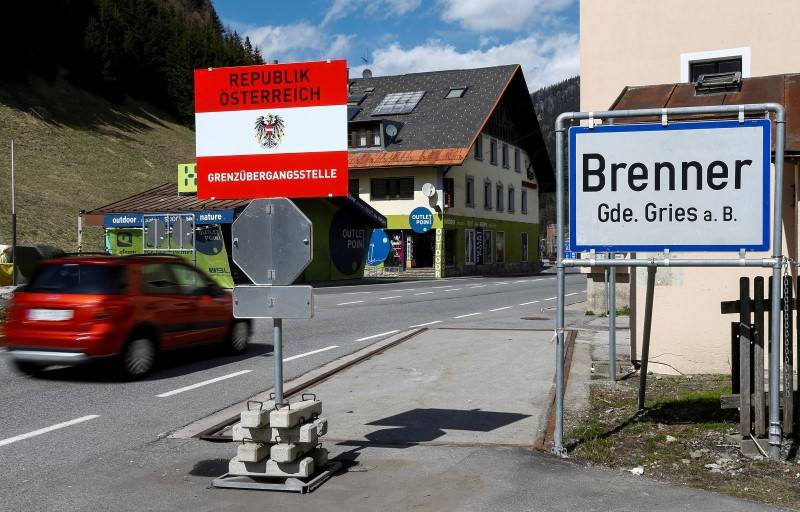 Altro che non vaccinati: il Covid arriva da Austria e Germania, ma nessuno lo ammette
