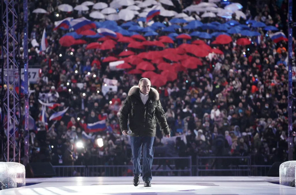 Il presidente russo Vladimir Putin al concerto per il settimo anniversario dell'annessione della penisola ucraina di Crimea