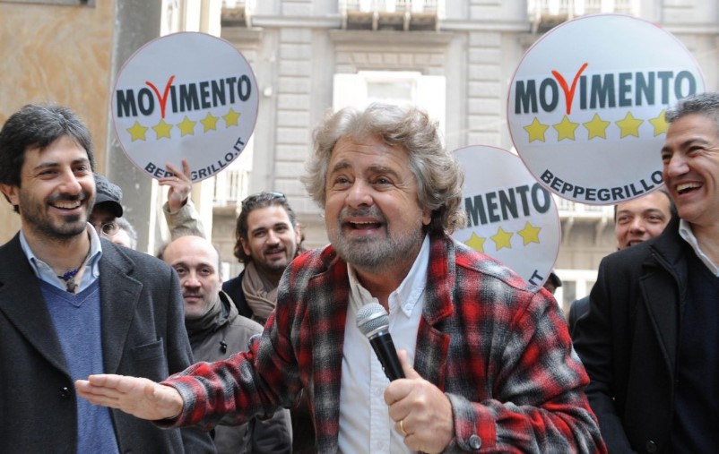Beppe Grillo fonda nuova confessione Altrovismo annunci social dubbi.
