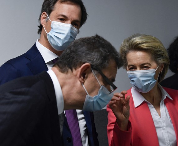 tv tedesca von Der Leyen vaccini 