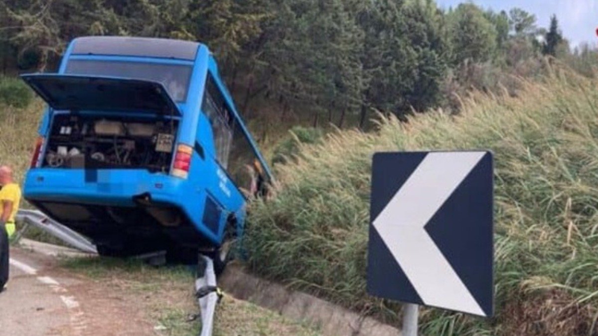 matera bus studenti fuori strada