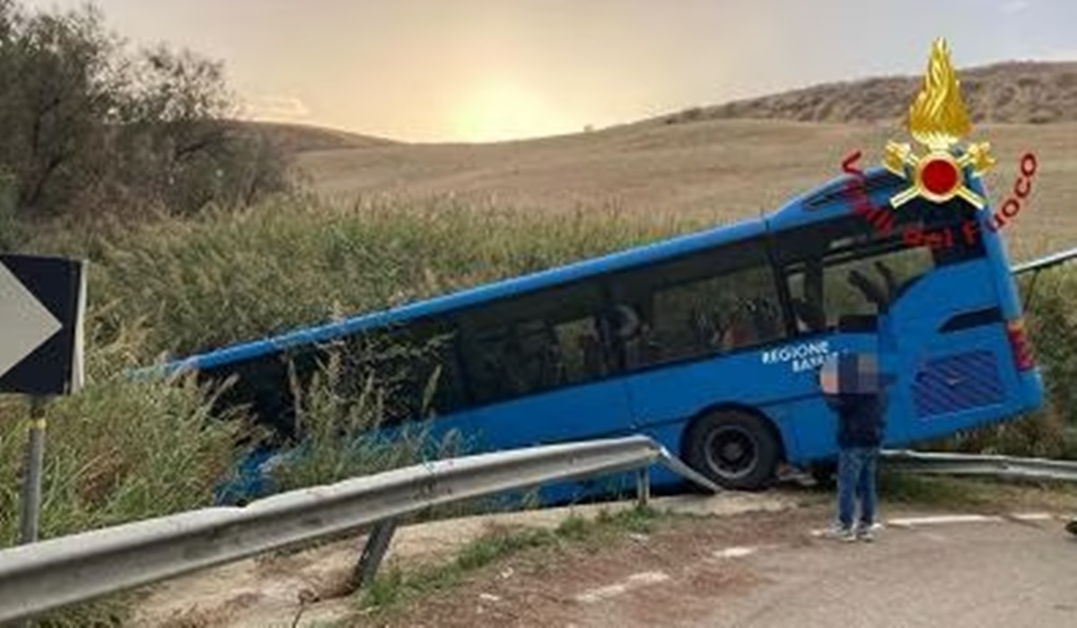 matera bus studenti fuori strada